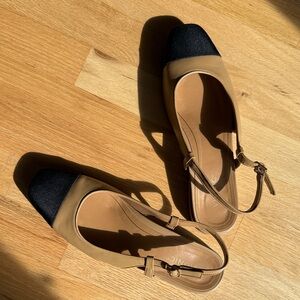 Vionic Petaluma Tan and Black Slingback Flats